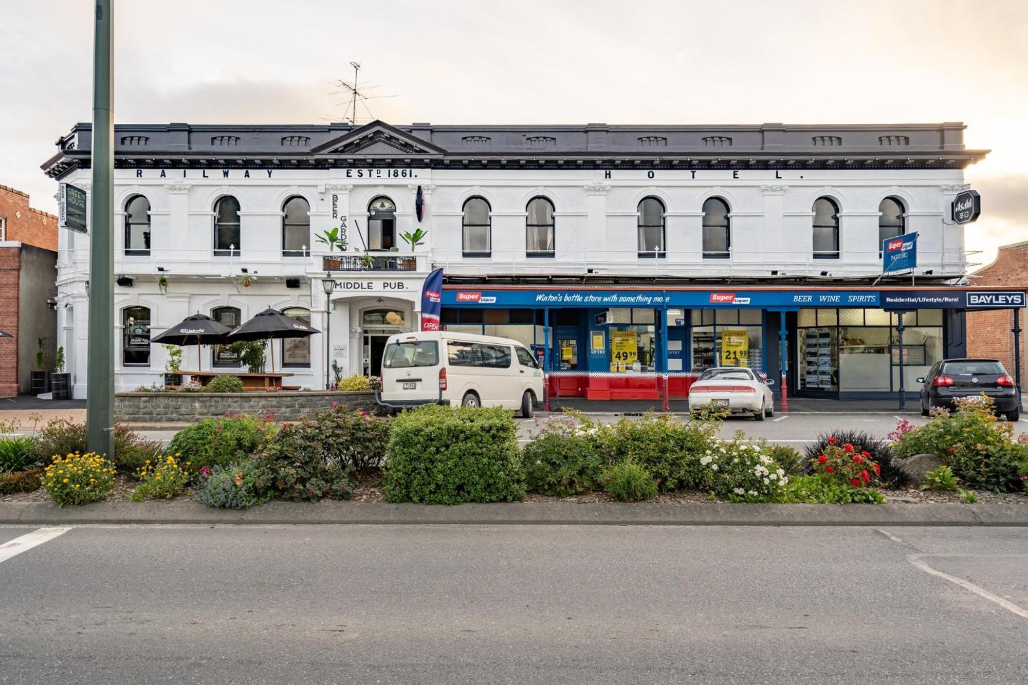 Railway Hotel Winton Exterior photo